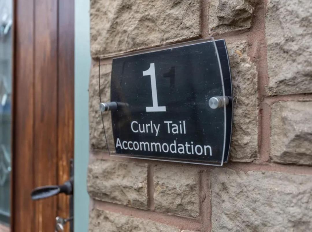 Curly Tail Accommodation Bishop's Castle Exteriör bild